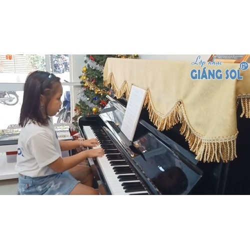 Dạy Đàn Piano Quận 12 || Jingle Bell || Gia Tuệ || Lớp nhạc Giáng Sol Quận 12