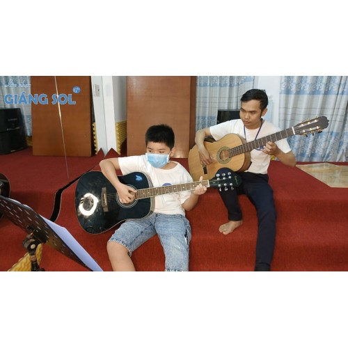 Dạy Đàn Guitar Quận 12 || Anh Còn Nợ Em || Thế Phong || Lớp nhạc Giáng Sol Quận 12