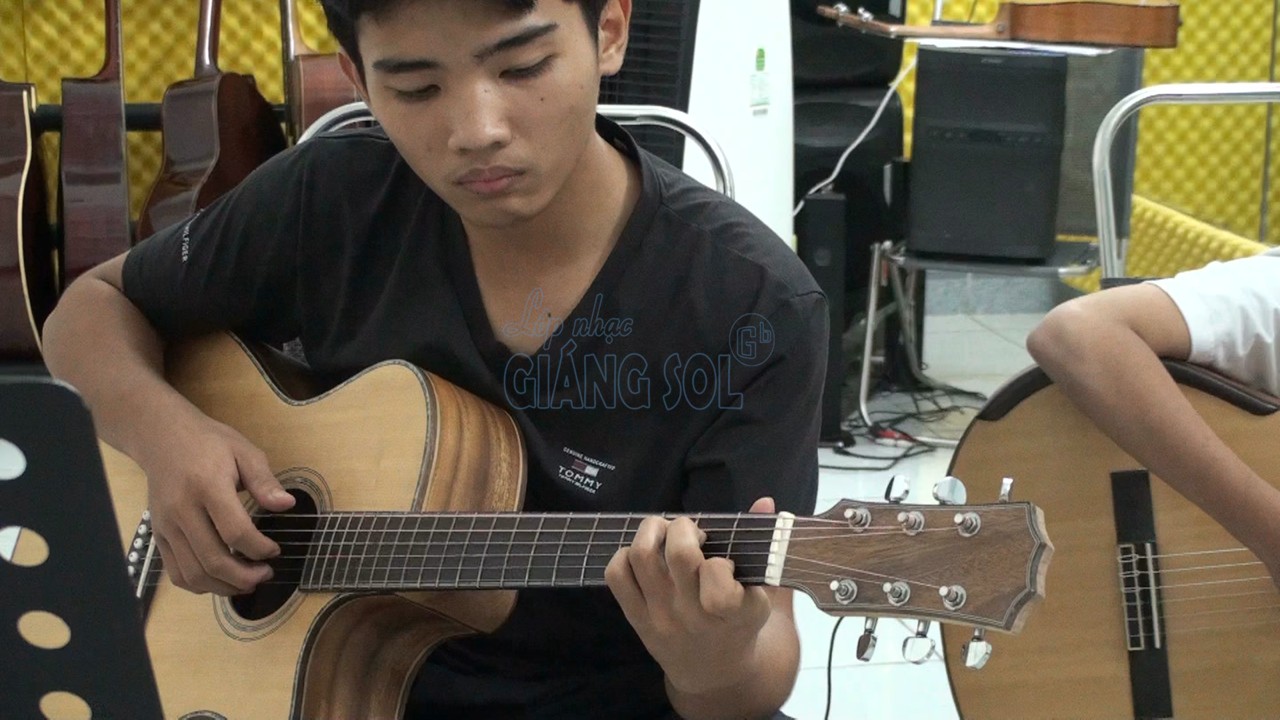 các trung tâm dạy đàn ở tphcm, trung tâm dạy guitar, dạy đàn guitar quận 12, trung tâm âm nhạc Giáng Sol, trung tâm dạy đàn guitar ở quận 12 gò vấp hóc môn, dạy đệm hát guitar, dạy guitar classic,