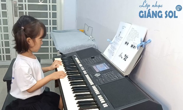 Dạy Đàn Organ Quận 12 || Dưới Ánh Trăng || Thảo Nguyên || Lớp nhạc Giáng Sol Quận 12, dạy đàn organ quận 12, học đàn organ quận 12, dạy đàn organ quận 12, lớp nhạc quận 12, học đàn organ ở đâu tại quận 12, trung tâm dạy đàn quận 12, dạy đàn piano quận 12, dạy đàn guitar quận 12, học đàn piano ở đâu tại quận 12