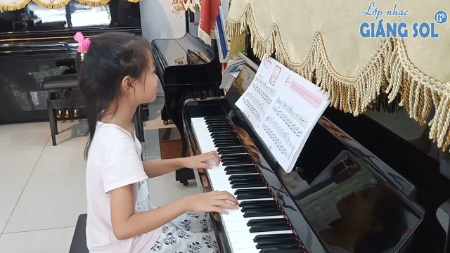 Dạy Đàn Piano Quận 12 || Bông Hoa Mừng Cô || Hà Phương || Lớp nhạc Giáng Sol Quận 12, dạy đàn piano quận 12,  học đàn piano quận 12, học đàn piano ở đâu tại quận 12, trung tâm dạy đàn quận 12, lớp nhạc quận 12, lớp nhạc giáng sol quận 12, dạy đàn guitar quận 12, dạy đàn organ quận 12