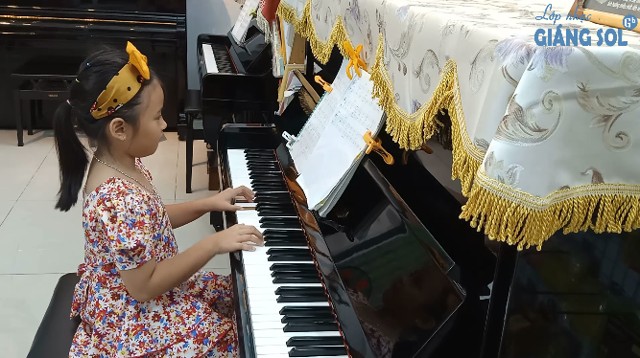 Dạy Đàn Piano Quận 12|| Chiếc Đèn Ông Sao || Khánh Thy || Lớp nhạc Giáng Sol Quận 12, dạy đàn Piano quận 12, lớp nhạc quận 12, trung tâm dạy nhạc quận 12, học đàn Piano ở đâu tại quận 12, dạy đàn Organ quận 12, dạy đàn Guitar quận 12