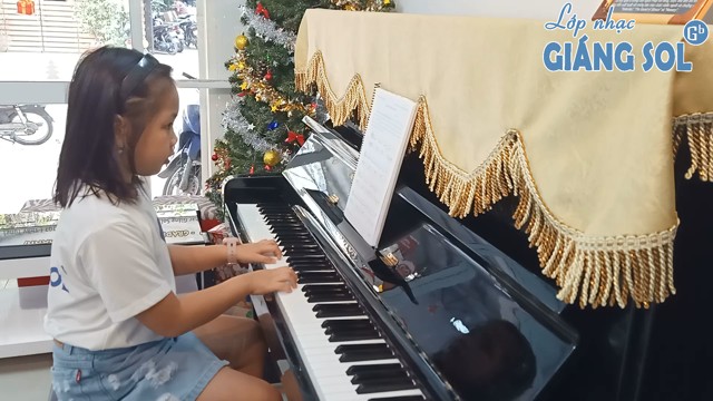 Dạy Đàn Piano Quận 12 || Jingle Bell || Gia Tuệ || Lớp nhạc Giáng Sol Quận 12, dạy đàn piano quận 12, học đàn piano quận 12, học đàn piano ở đâu tại quận 12, trung tâm dạy đàn piano quận 12, lớp nhạc quận 12, lớp nhạc giáng sol quận 12, dạy đàn organ quận 12, dạy đàn guitar quận 12