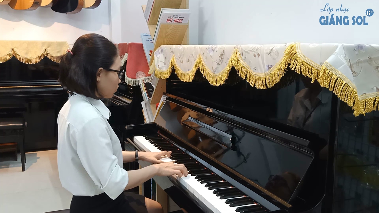 Dạy Đàn Piano Quận 12 || Tôi Thấy Hoa Vàng Trên Cỏ Xanh || Cô Ngọc || Lớp nhạc Giáng Sol Quận 12, trung tâm dạy đàn piano quận 12, lớp học đàn piano quận 12, học piano ở đâu tại quận 12, cho bé học đàn