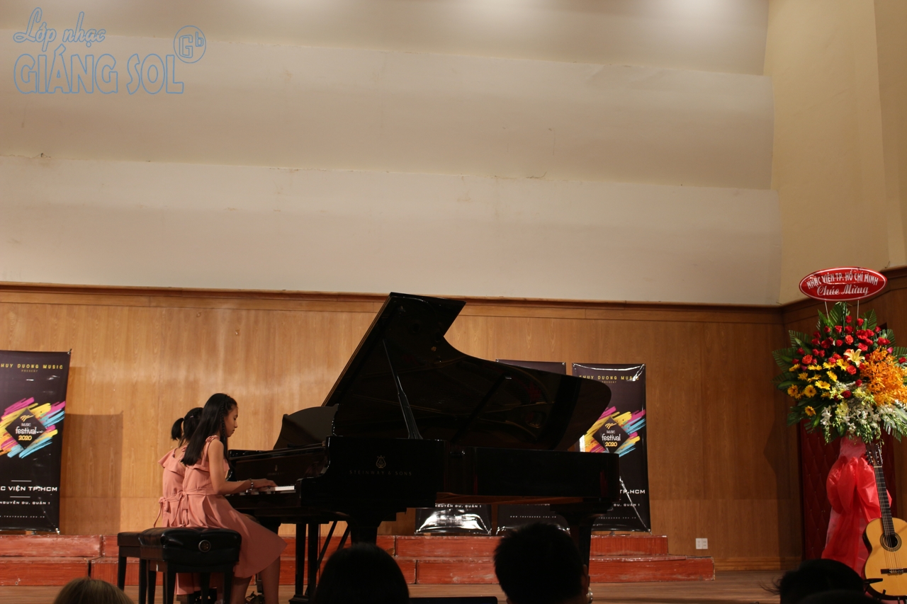 Dạy đàn Piano cho trẻ em Quận 12