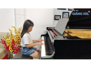 Happy New Year || Phương Trinh || Dạy Đàn Piano quận 12