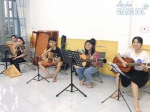 LỚP DẠY ĐÀN GUITAR QUẬN 12, GÒ VẤP, HÓCMÔN