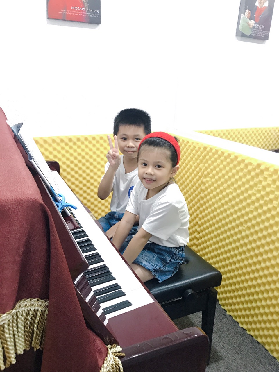 Những lợi ích tuyệt vời khi cho trẻ học Piano từ nhỏ, những lợi ích khi học piano, công dụng piano mang lại, lớp nhạc giáng sol, trung tâm dạy đàn quận 12, trung tâm dạy đàn piano chất lượng quận 12, cho trẻ học piano có tác dụng gì, những tác dung cho trẻ học piano, lớp dạy đàn piano quận 12