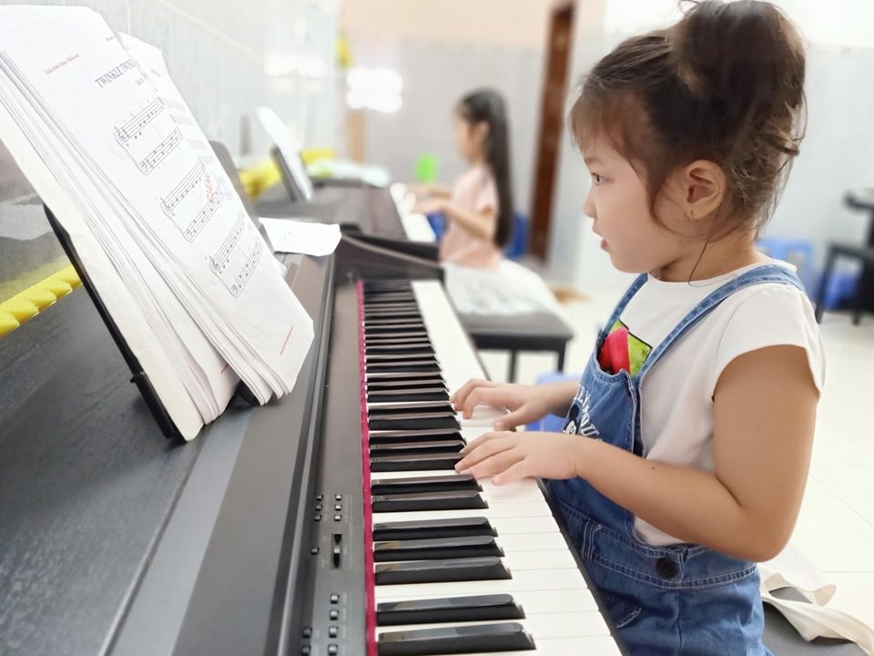 học đàn Piano ở quận 12, học piano ở hóc môn