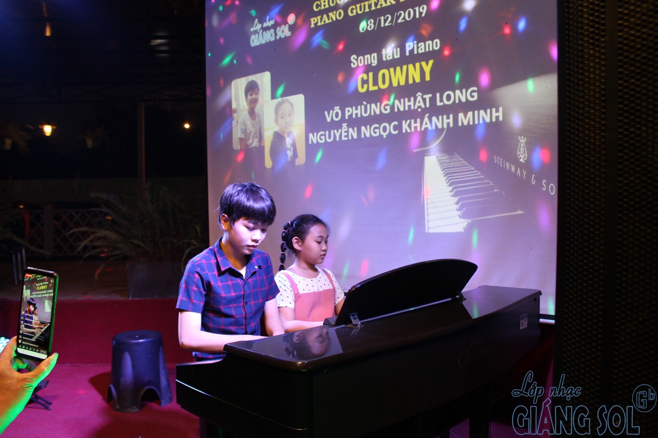 Clowny Song Tấu Piano, lớp nhạc giáng sol, lop nhạc giang sol, dạy organ quận 12, day organ quan 12, dạy piano quận 12, day piano quan 12,