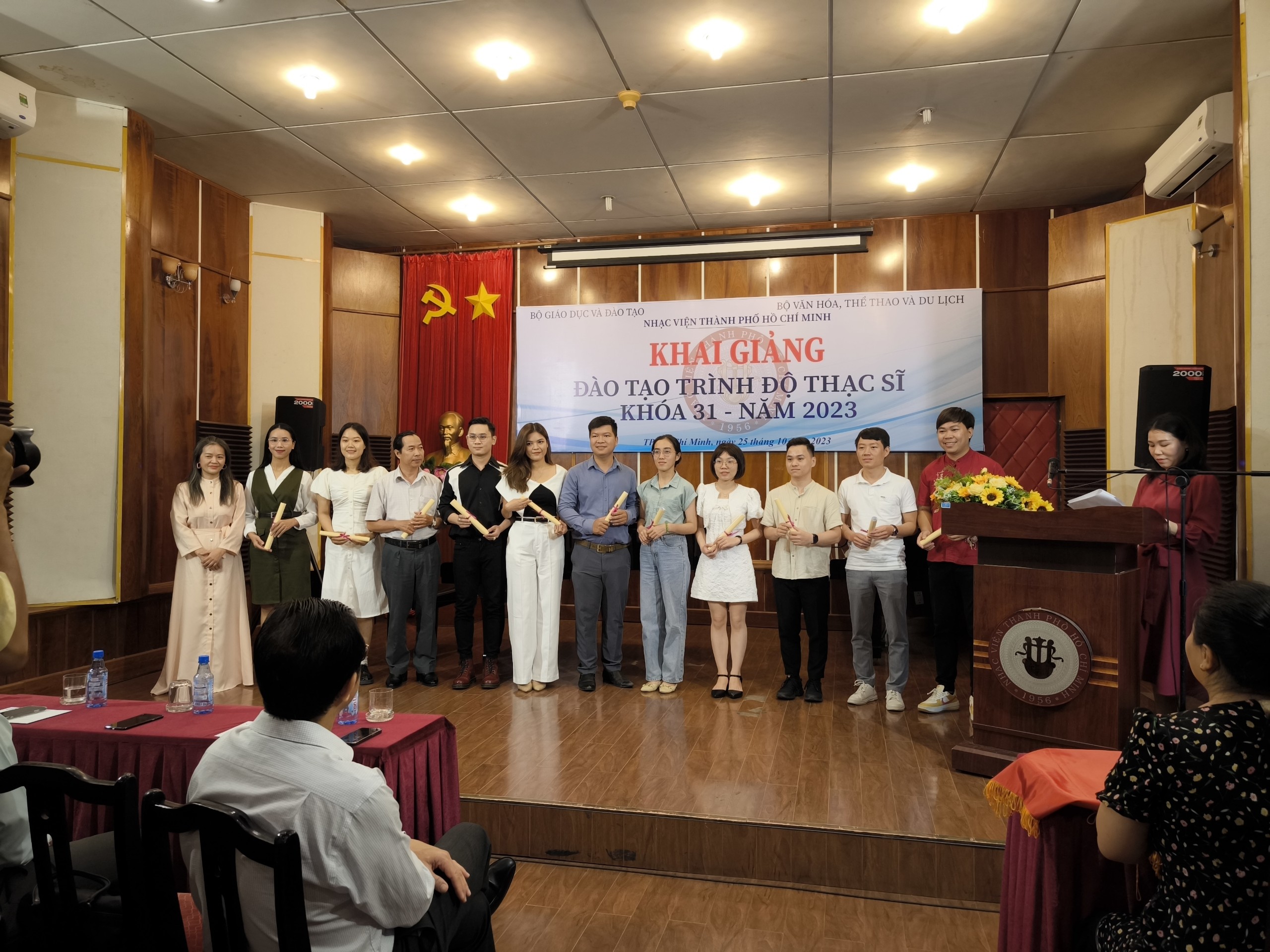 CHÚC MỪNG CÔ NGỌC TRỞ THÀNH HỌC VIÊN CAO HỌC KHÓA 31 TẠI NHẠC VIỆN TP.HCM,  lớp nhạc giáng sol, lop nhạc giang sol, trung tâm âm nhạc quận 12, trung tam am nhac quan 12, dạy piano cho trẻ tại quận 12, dạy đàn cho trẻ em tại quận 12